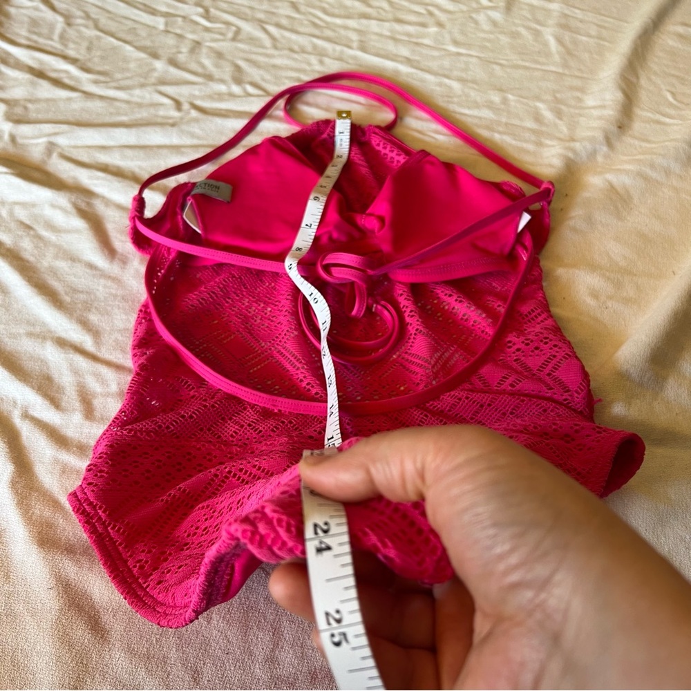 Reaction Kenneth Cole pink crochet halter neck tie bathing suit - Picture 7 of 9